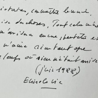 Emouvant manuscrit d'Annie Ernaux, extrait de son ouvrage Écrire la vie