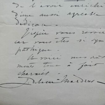 Lucie Delarue-Mardrus émue par la cérémonie du baptême d'Émile Littré sur son lit de mort