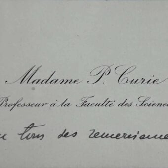 Rare carte de visite autographe de Marie Curie