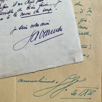 Jean de La Varende se cramponne "pour se maintenir au dessus du découragement, du désespoir"