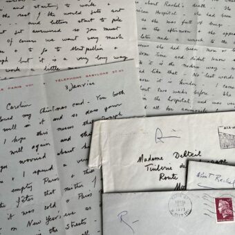 Ensemble de 3 lettres de la poétesse et artiste Meraud Guinness Guevara à Caroline Delteil