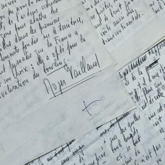 Manuscrit d'un article de Roger Vailland sur le Bowling, loisir en plein essor en Europe