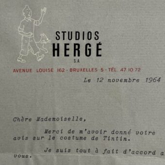 Hergé affirme qu'il n'a pas l'intention de moderniser le costume de Tintin