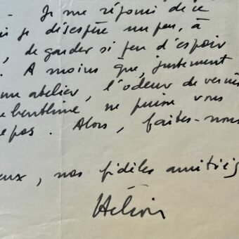 Jean Hélion invite Raymond Queneau à sentir l'odeur du vernis et de la térébenthine